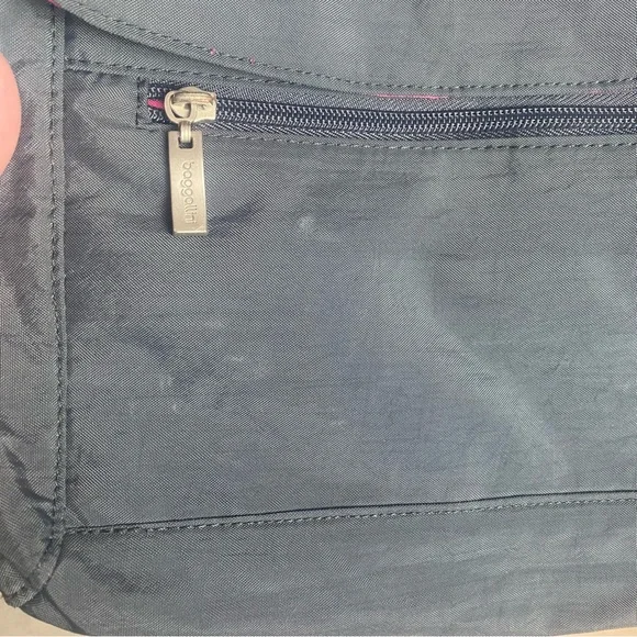 Baggallini Nylon Black Medium Crossbody Bag - Picture 3 of 10